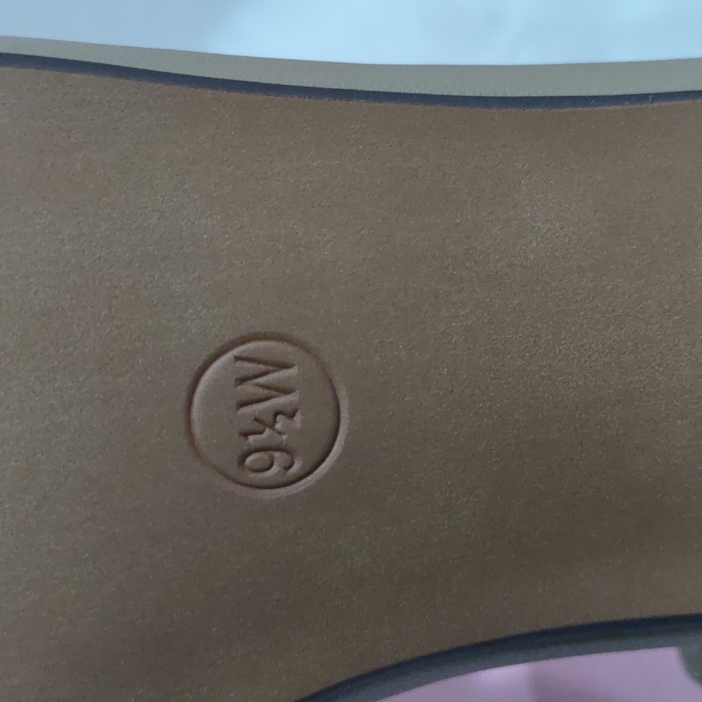 Amazon Essentials Sandals. - Picture 12 of 12